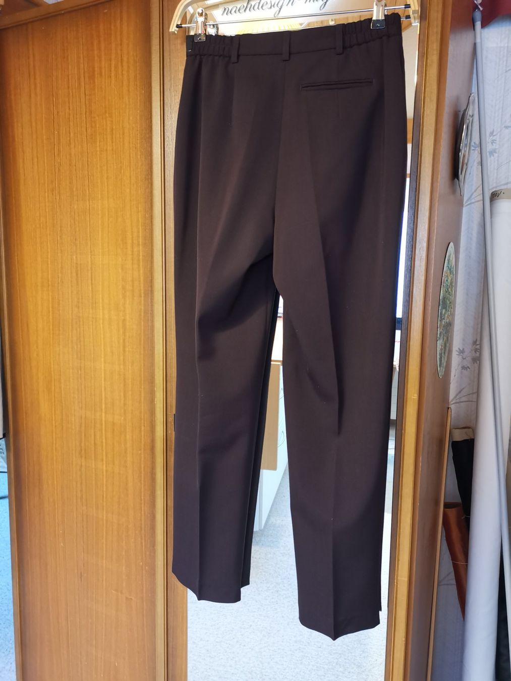Pantaloni: Damenhose dunkel-bordeau, GARDEUR – Usato da Seuzach venduto da NaehdesignMirjam 1