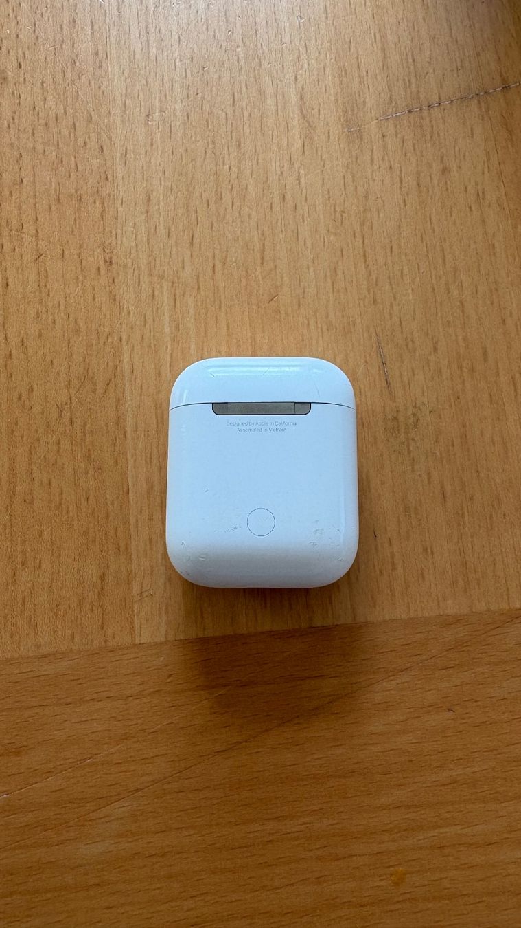 Apple Cuffie: AirPod 1ère génération – Usato da Villarimboud venduto da emi_5mrx 2