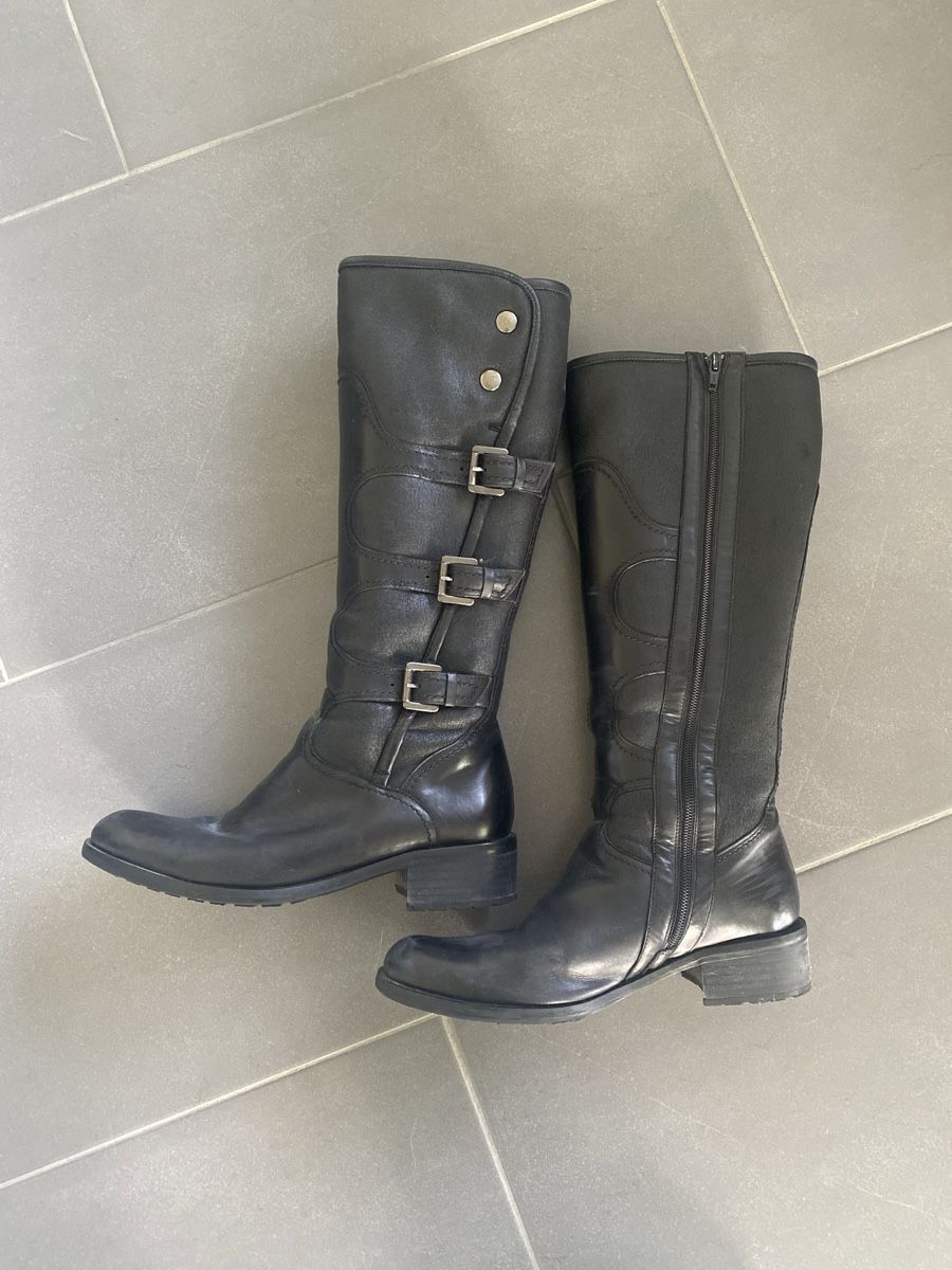 Scarpe da donna: Stiefel schwarz mit Schnallen Grösse 38 – Usato da Alchenflüh venduto da smart-