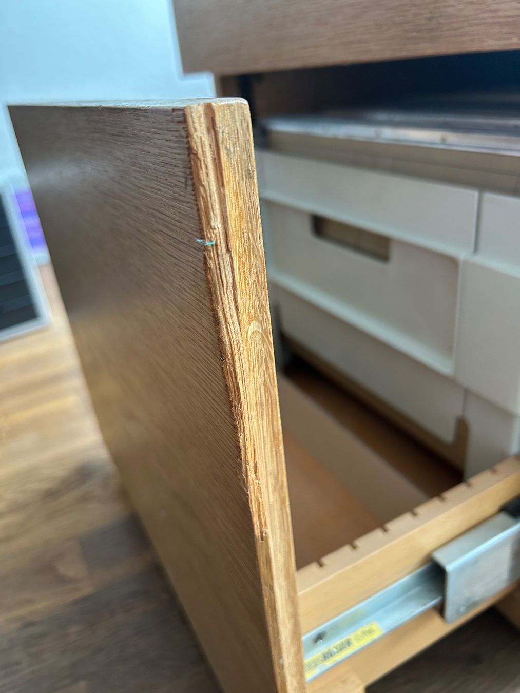 Commodes: Korpus aus Holz – D'occasion à Jona par kabo01 3