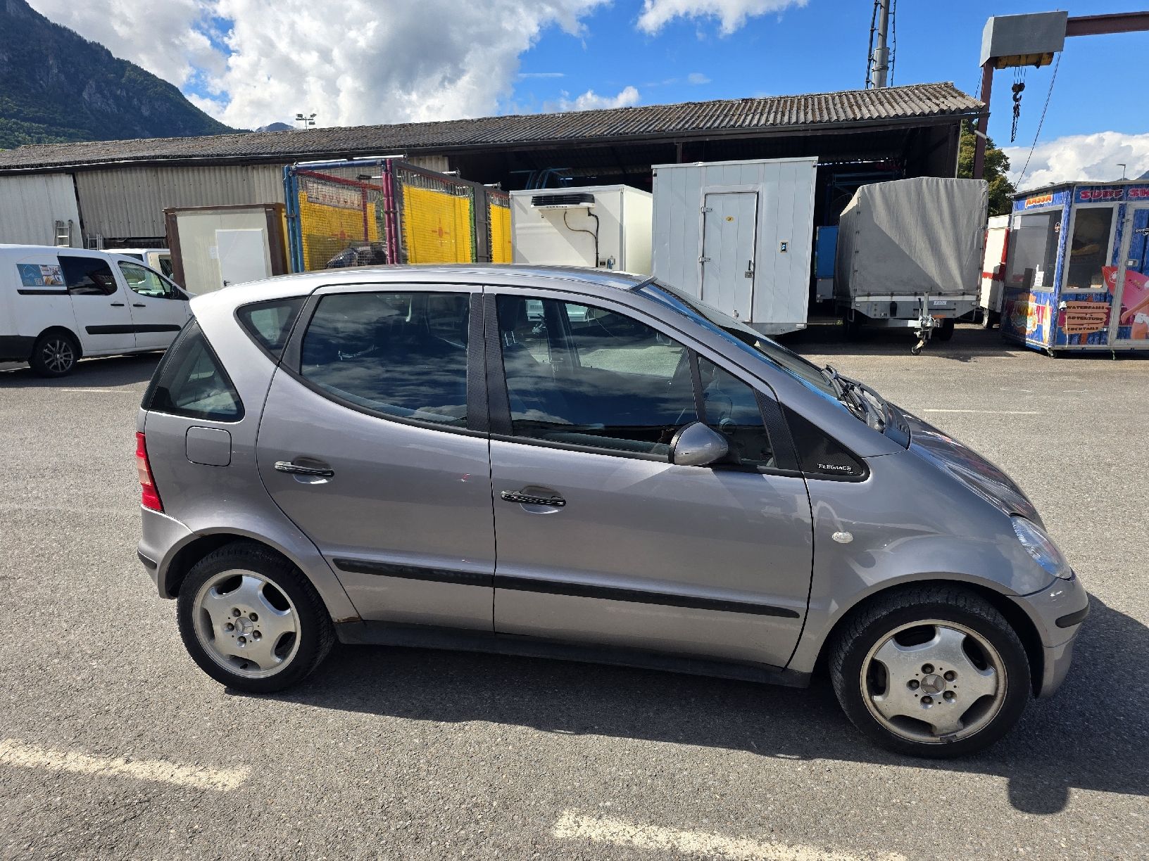 Mercedes-Benz Automobili: Mercedes-Benz A190 – Usato da Montreux venduto da PremerlServices 4