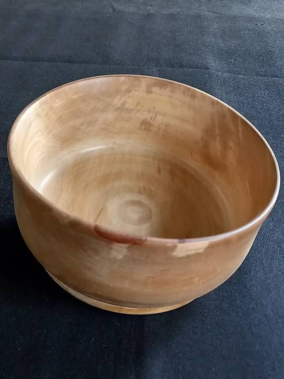 Ciotole: Holzschale, helles Holz, Handarbeit, Durchmesser 20 cm – Usato da Wynigen venduto da haexji01