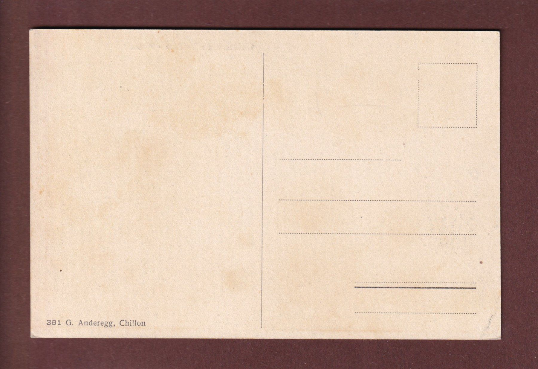 Cartes postales: Château de CHILLON - Première cour - Animation – D'occasion à Pully par nicecards 1