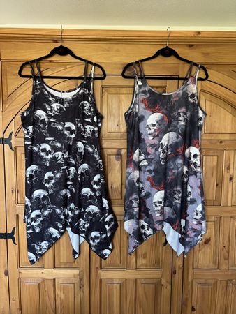 2x neue Kleider/Hänger im Goticstyle, Gr. XL