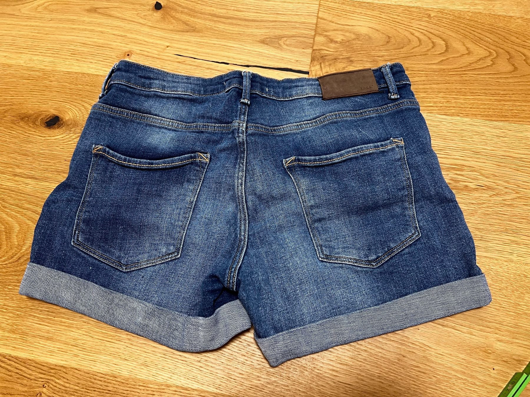 H&M Jeans: Jeansshorts H&M / Grösse 29 – Gebraucht aus Escholzmatt von mel_58wh 2