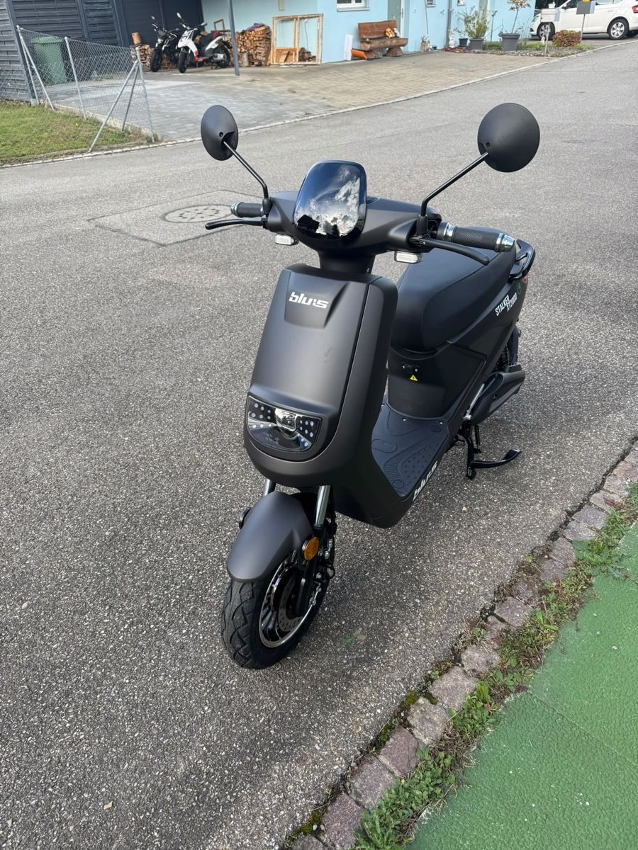Scooter: Elektroroller BLU:S STALKER XT2000 neuwertig – Nuovo (secondo la descrizione) da Wolfwil venduto da son_scl2