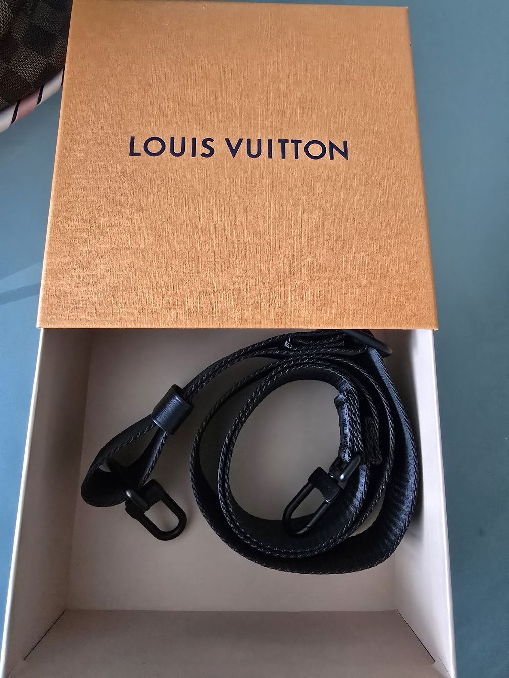 Louis Vuitton Altro in  Abbigliamento & Accessori: Louis Vuitton Strap – Nuovo (secondo la descrizione) da wallisellen venduto da funkelsternchen5 7