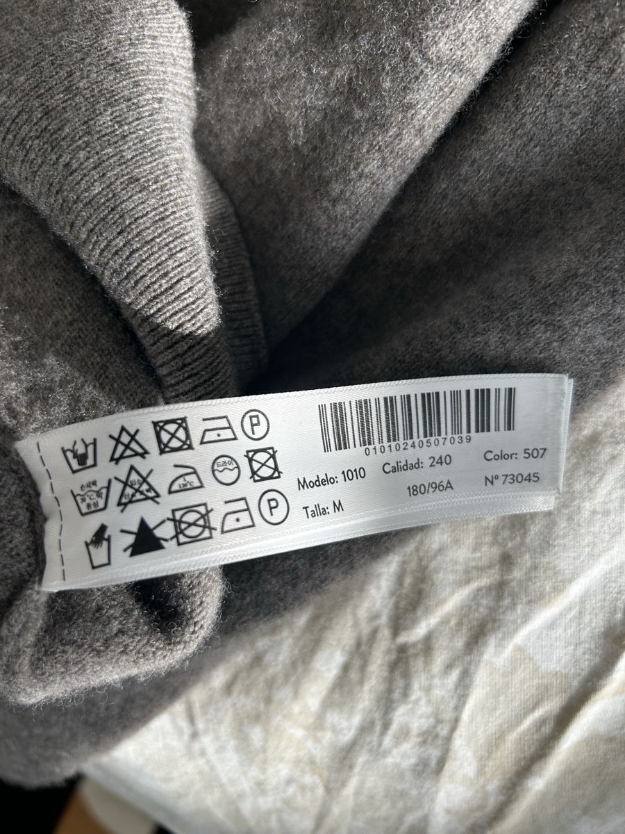 Massimo Dutti Maglioni & Felpe: Massimo Dutti Pullover – Usato da Meilen venduto da Namaycus 3