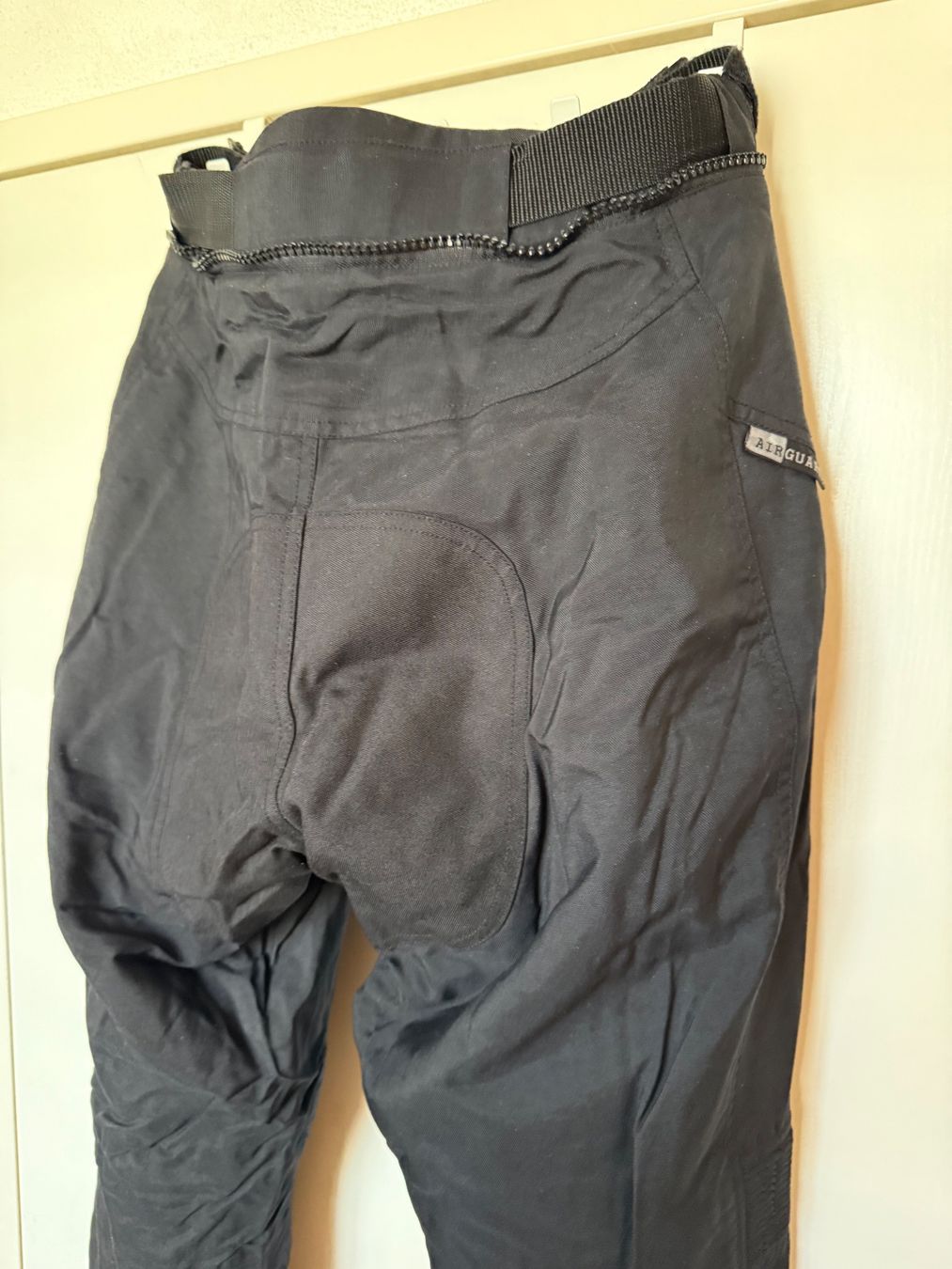 IXS Pantaloni: IXS Schwarze Motorradhose – Usato da Birmensdorf ZH venduto da T_Richard 4