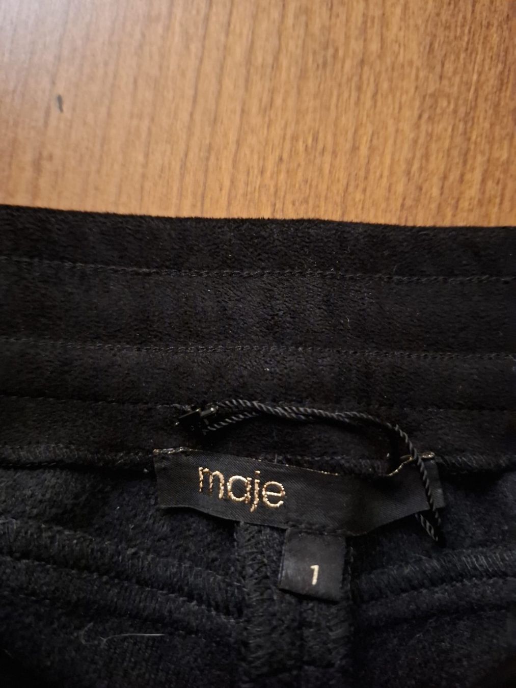 Maje Hosen: Maje Damen Stoffhose S schwarz elegant bequem – Gebraucht aus Volketswil von ald_2x9b 2