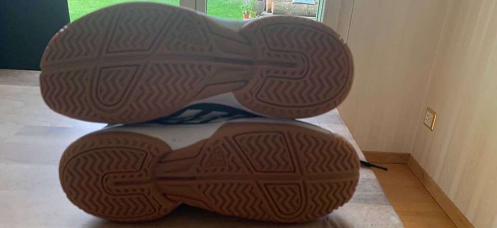 Adidas Scarpe per ragazzi: Hallenturnschuhe adidas GR.34 – Usato da Amriswil venduto da Vierbeiner01 4