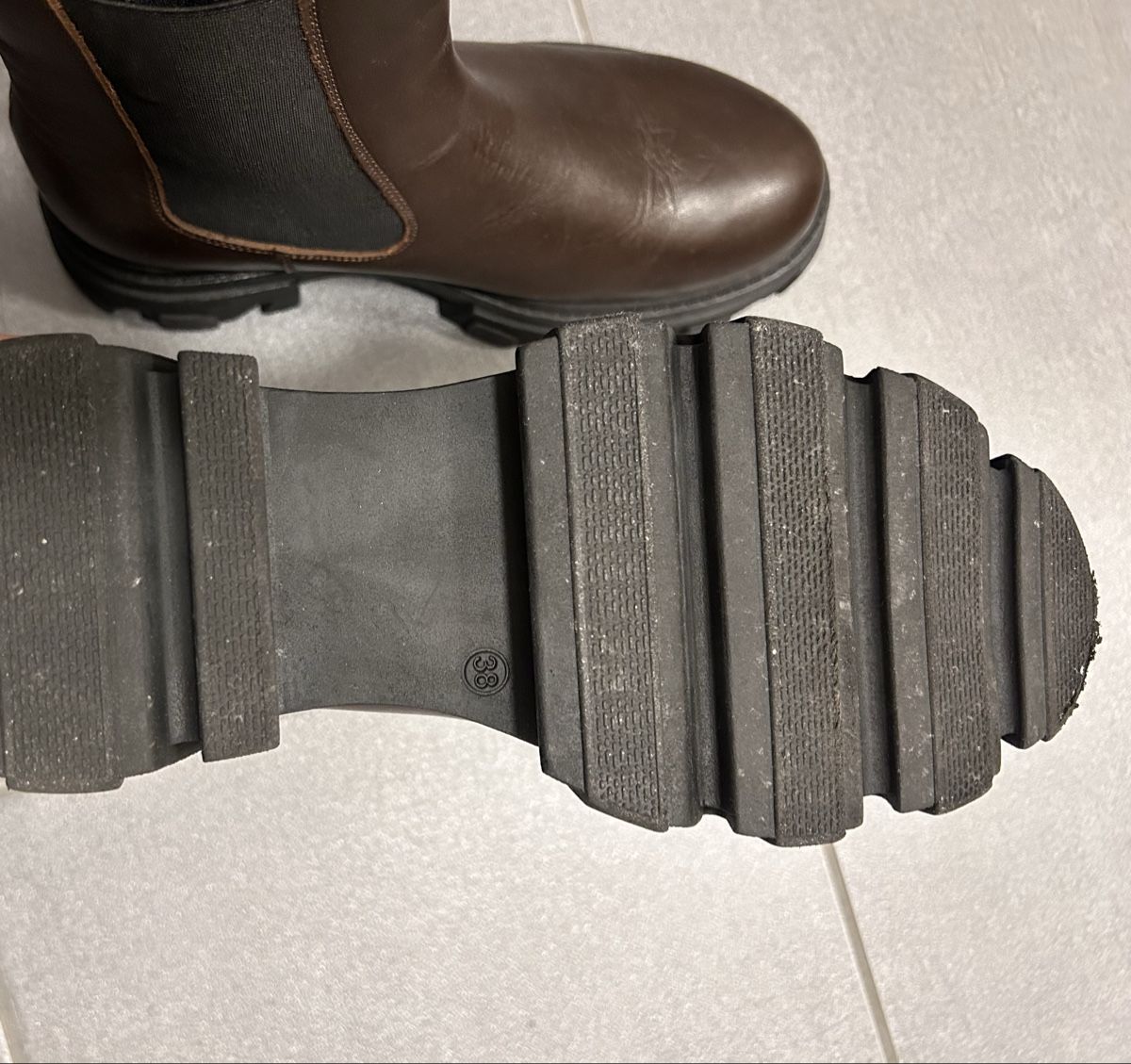 Scarpe da donna: Braune Lederstiefel About You – Usato da Winterthur venduto da ame_k6hm 2