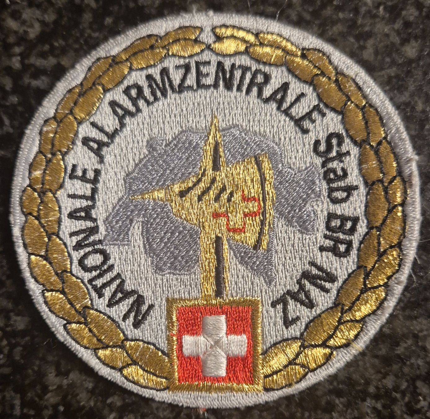 Schweizer Armee Placchette & Badge: Ärmelabzeichen / Badge A95 – Usato da Dottikon venduto da Robawa