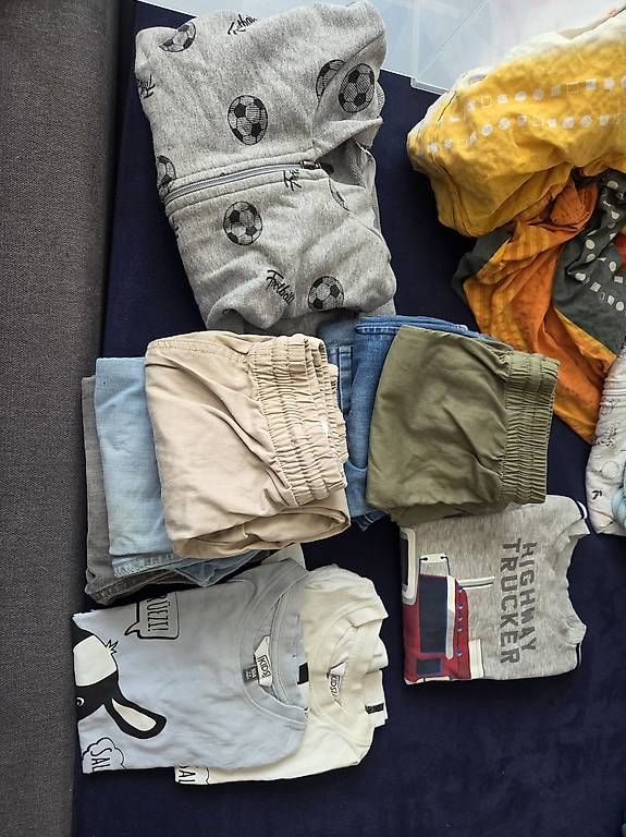 Lotti & Set di vestiti: Kleider grösse 104 Jungs – Usato da Muhen venduto da jasmiin91