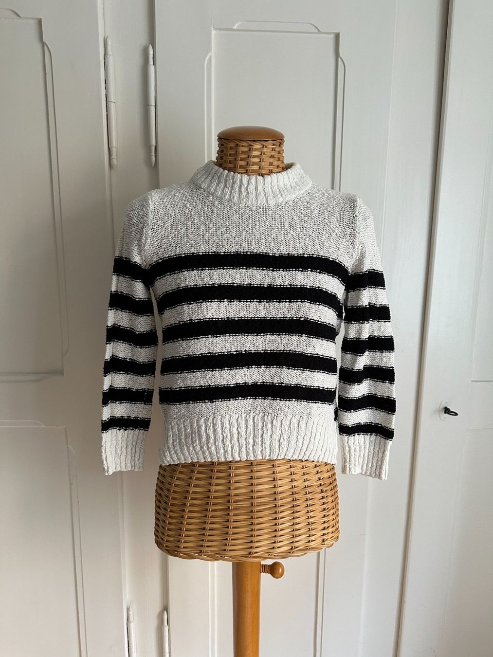 H&M Pulls & Sweat-shirts: Strickpullover weiss-schwarz gestreift - XS – D'occasion à Zürich par Diazaio