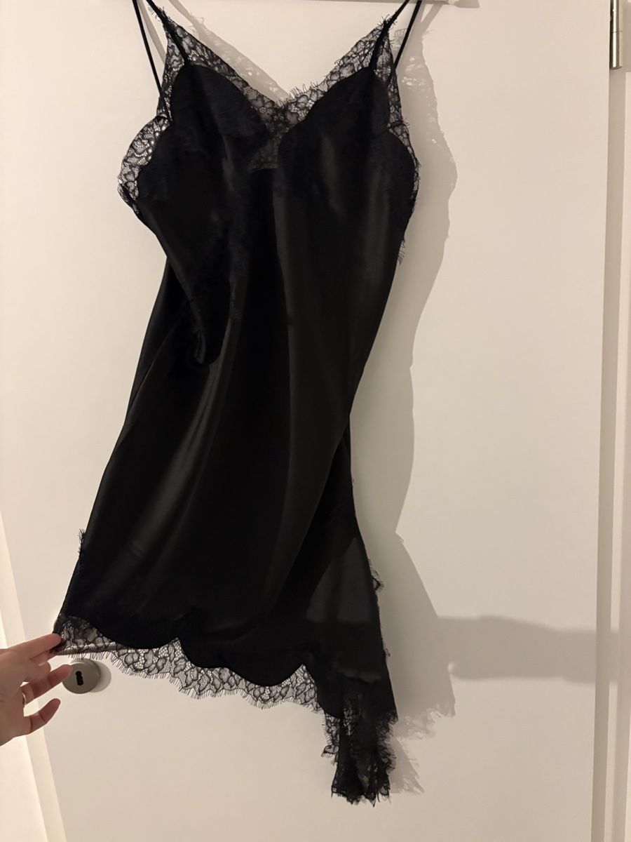 Top: Black Lace Trim Cami Top – Usato da Nyon venduto da My_wardrobe 1