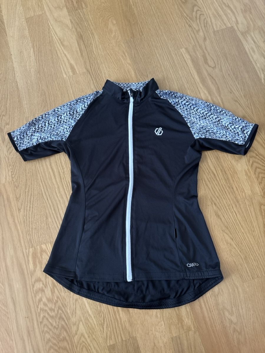 Maillots de corps & Pantalons: Rennrad Trikot Gr.38 von Dare2b – D'occasion à Rünenberg par ZwergLi100