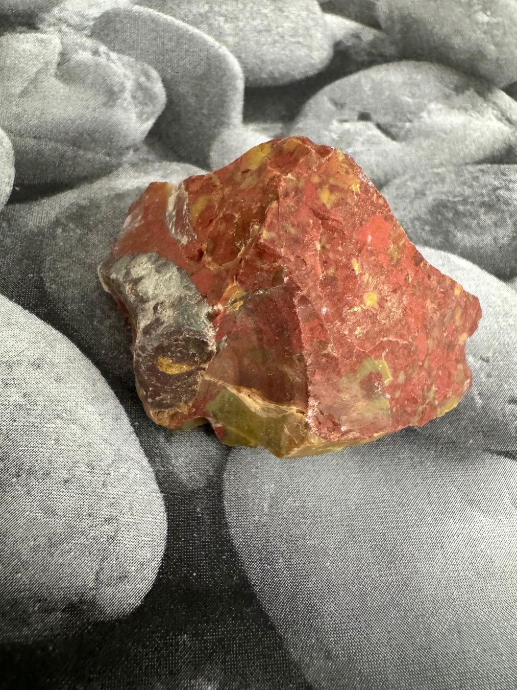 Minerali & Pietre curative: Jaspis-Breckzien roh – Nuovo (secondo la descrizione) da Biberist venduto da Steine 1