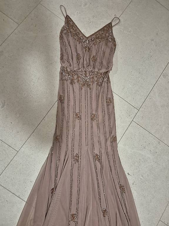 Kleider: Abendkleid damen – Gebraucht aus Hochdorf von Isa.9944