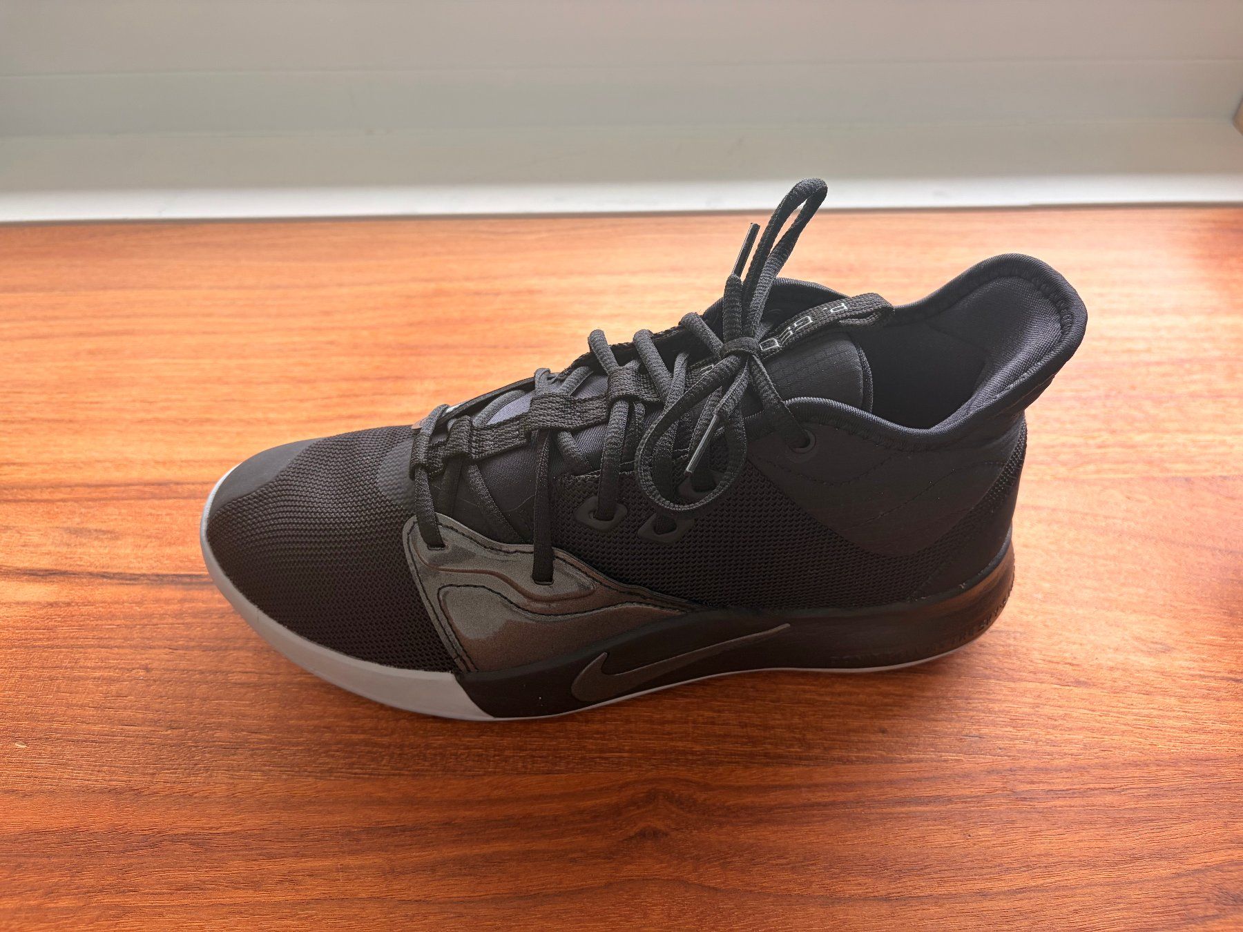 Nike Scarpe da uomo: Nike Basketballschuhe PG3 Gr. 44 – Nuovo (secondo la descrizione) da Sarnen venduto da Xandi0 1