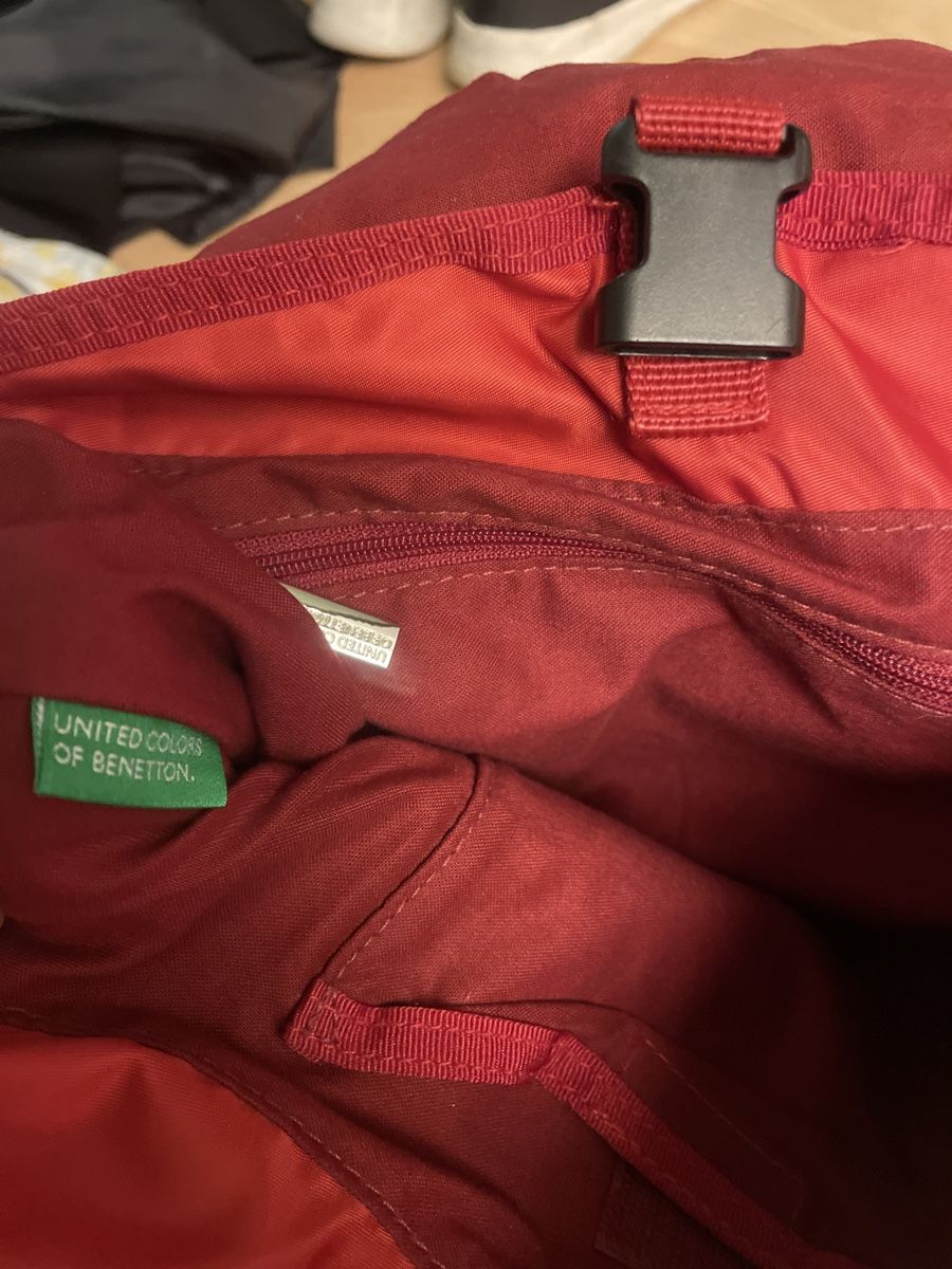 Benetton Borse & Zaini: Neuer Roter Benetton Kinder Rucksack – Nuovo (secondo la descrizione) da Obergerlafingen venduto da cabo4 3