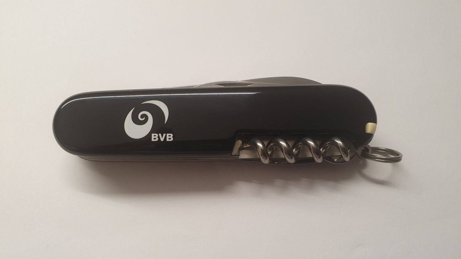 Victorinox Couteaux de poche: 4 Victorinox Sackmesser mit Logo – Neuf (Voir description) à Härkingen par MarianneSi 1