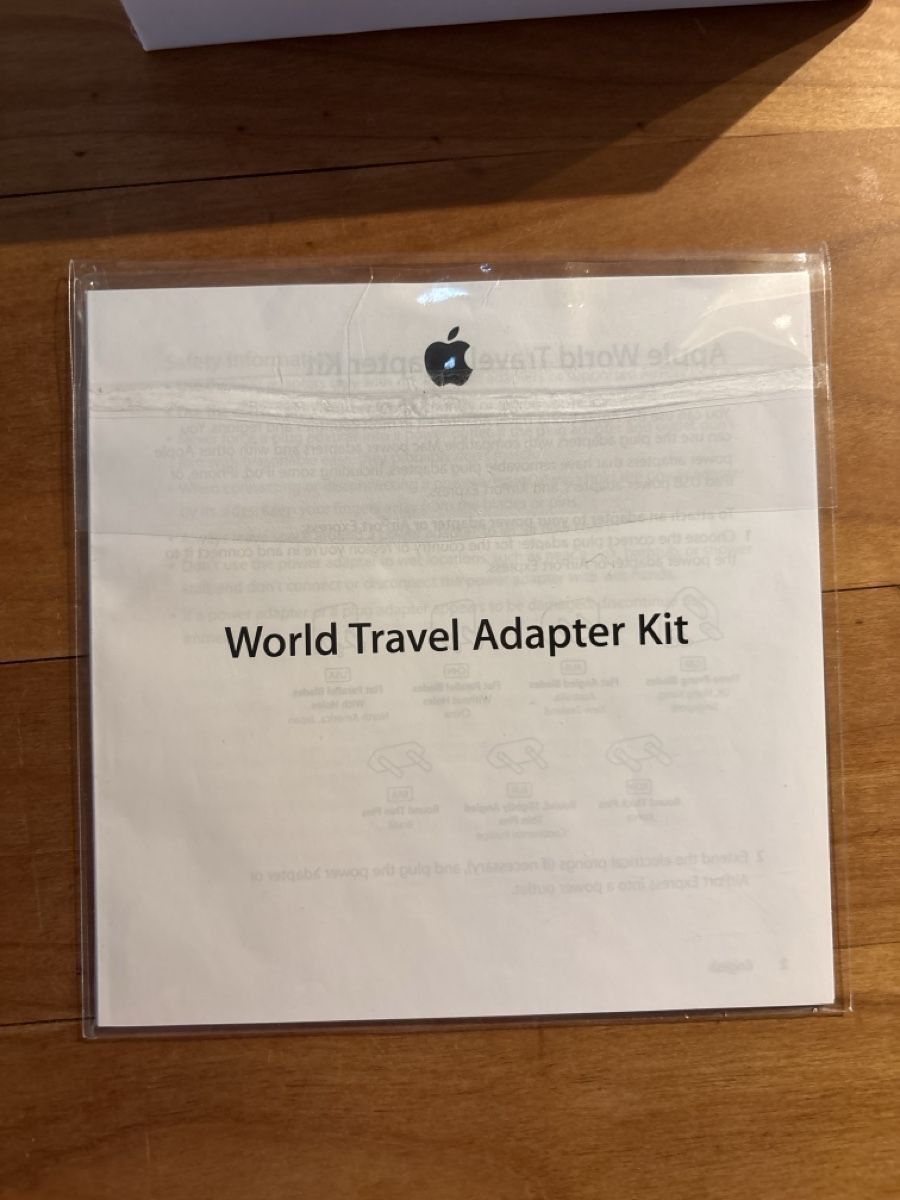 Apple Lecteurs & Adaptateurs: Apple World Travel Adapter Kit – Neuf avec emballage d'origine à Richterswil par MelBaumann 2