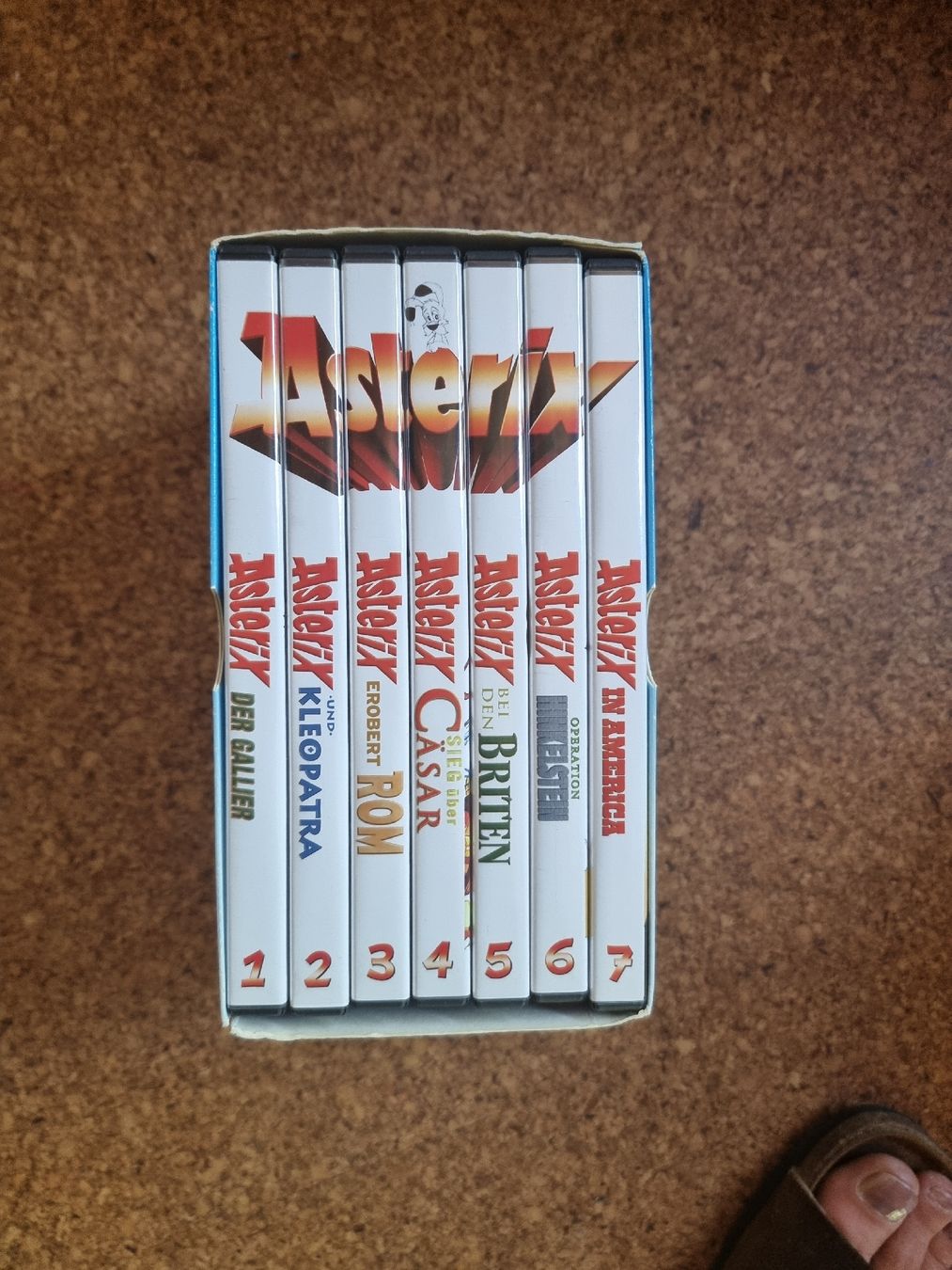 Tutti i DVDs: Asterix 7 DVDs Box Set  – Usato da Rigi-Kaltbad venduto da Marion_Fercher