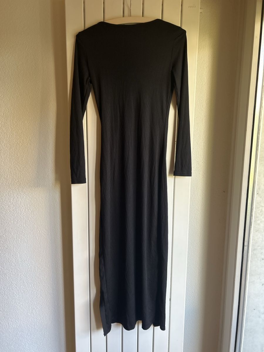 Robes: Robe longue noire S – D'occasion à lausanne par Lilos77 1