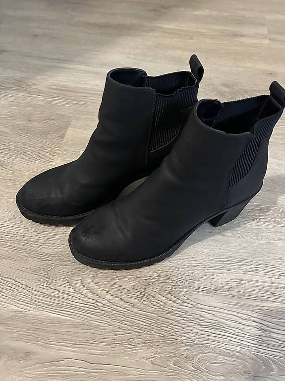 Scarpe da donna: Boots – Usato da Schwerzenbach venduto da nic_zt5r 1