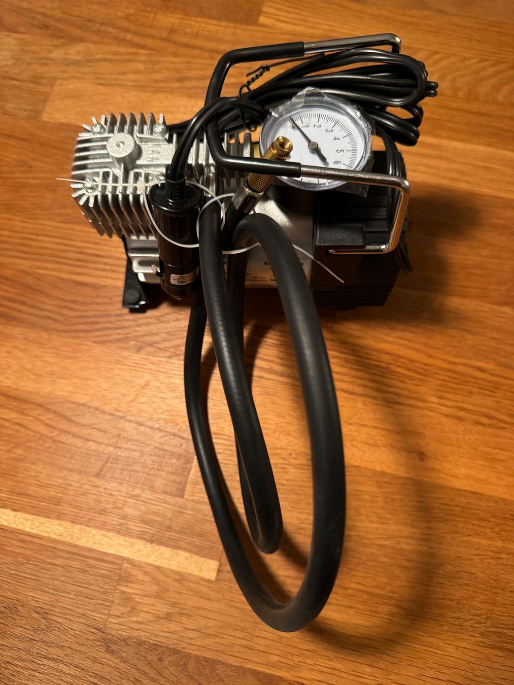 Compressori: 12V Mini-Kompressor Auto Wohnmobil Motorrad Pumpe Mannesmann – Nuovo e nell'imballaggio originale da Frutigen venduto da Orbiter 4