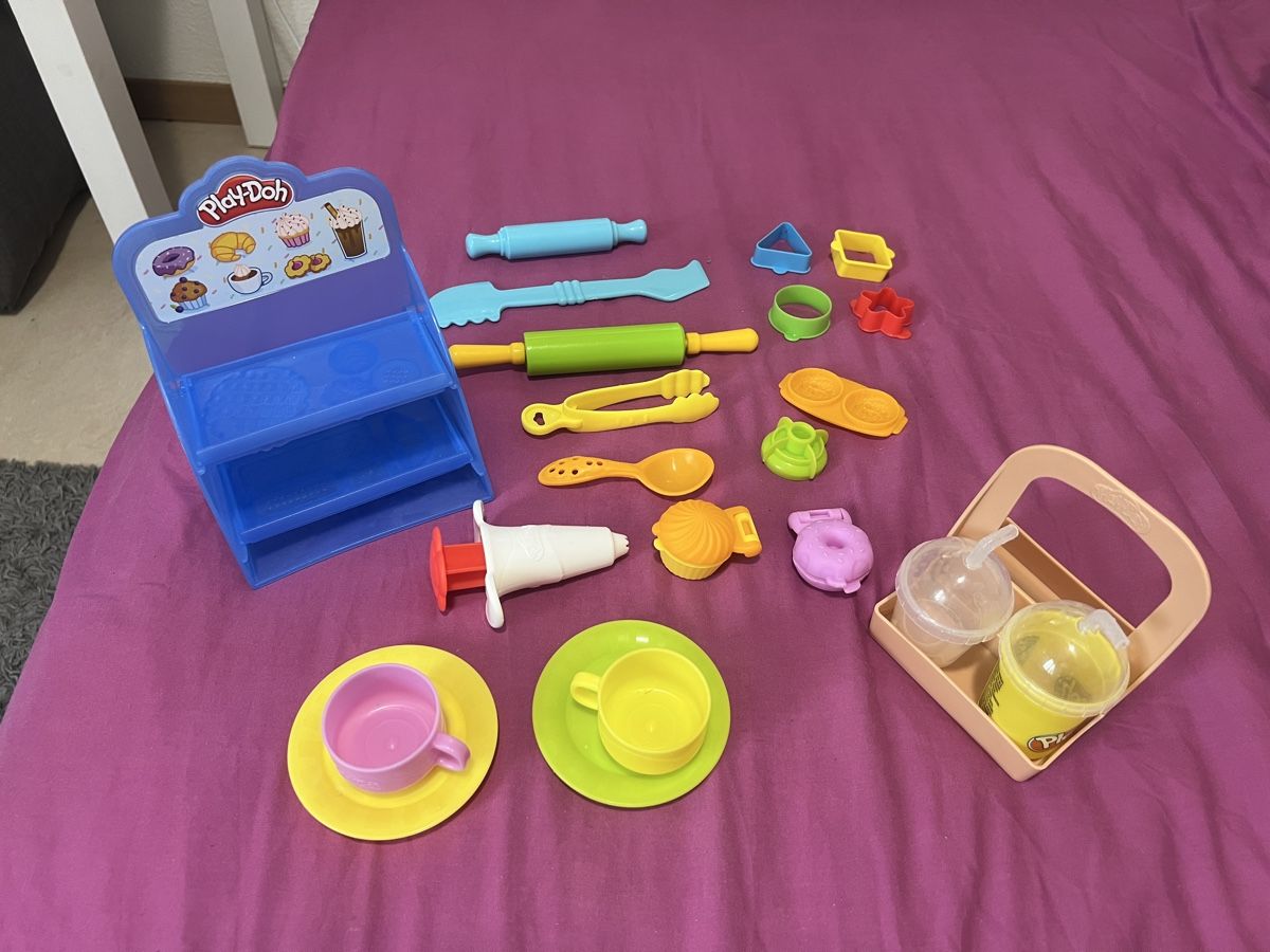 Play-Doh Giocattoli: Play-Doh Bäckerei /Café Set – Usato da Hasliberg Goldern venduto da Mejolo 1