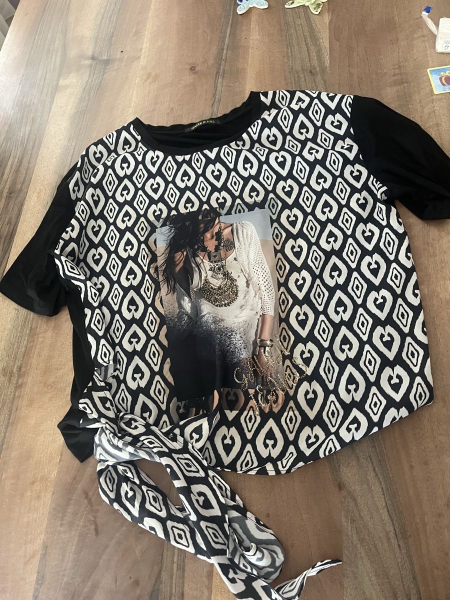 T-shirt: Gaudi Jeans – Nuovo (secondo la descrizione) da Nürensdorf venduto da turboschnaegg