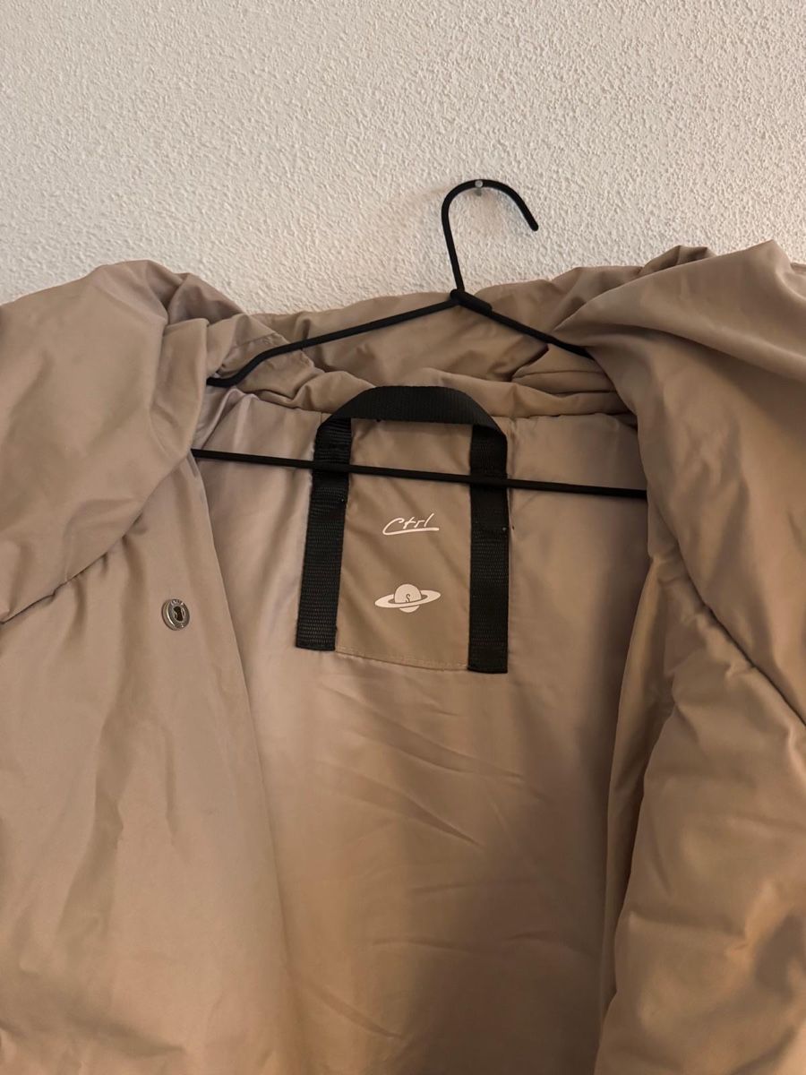 Giacche: Ctrl Winter Coat Hooded Beige S – Usato da Zürich venduto da tan_7szg 3