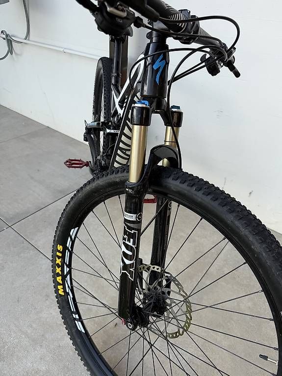 Velos: Specialized Stumpjumper Fully Bike Carbon – Gebraucht aus Bremgarten AG von BaerOptik 1