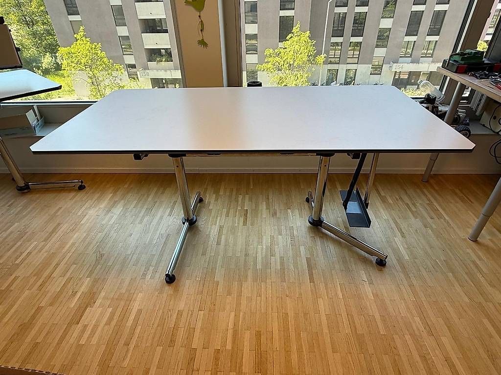 Tische: USM Haller Kitos Tisch – Gebraucht aus Zürich von kathivo
