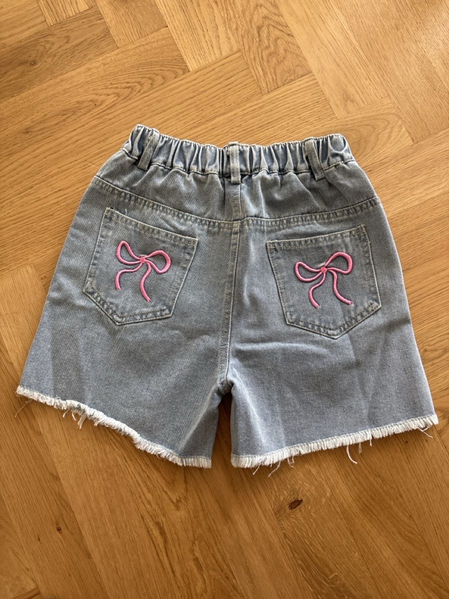 Pantaloni: Jeans Shorts, Grösse 146/152 – Usato da Wohlen AG venduto da Michi761 1
