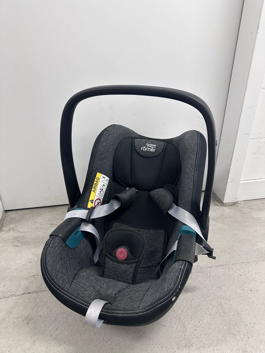 Britax Römer Auto-Kindersitze: Römer Baby Safe3 i-Size graphite marble – Gebraucht aus Zürich von adamv 1