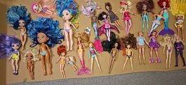Barby-Puppen inkl. Kleider und Schuhe usw.
