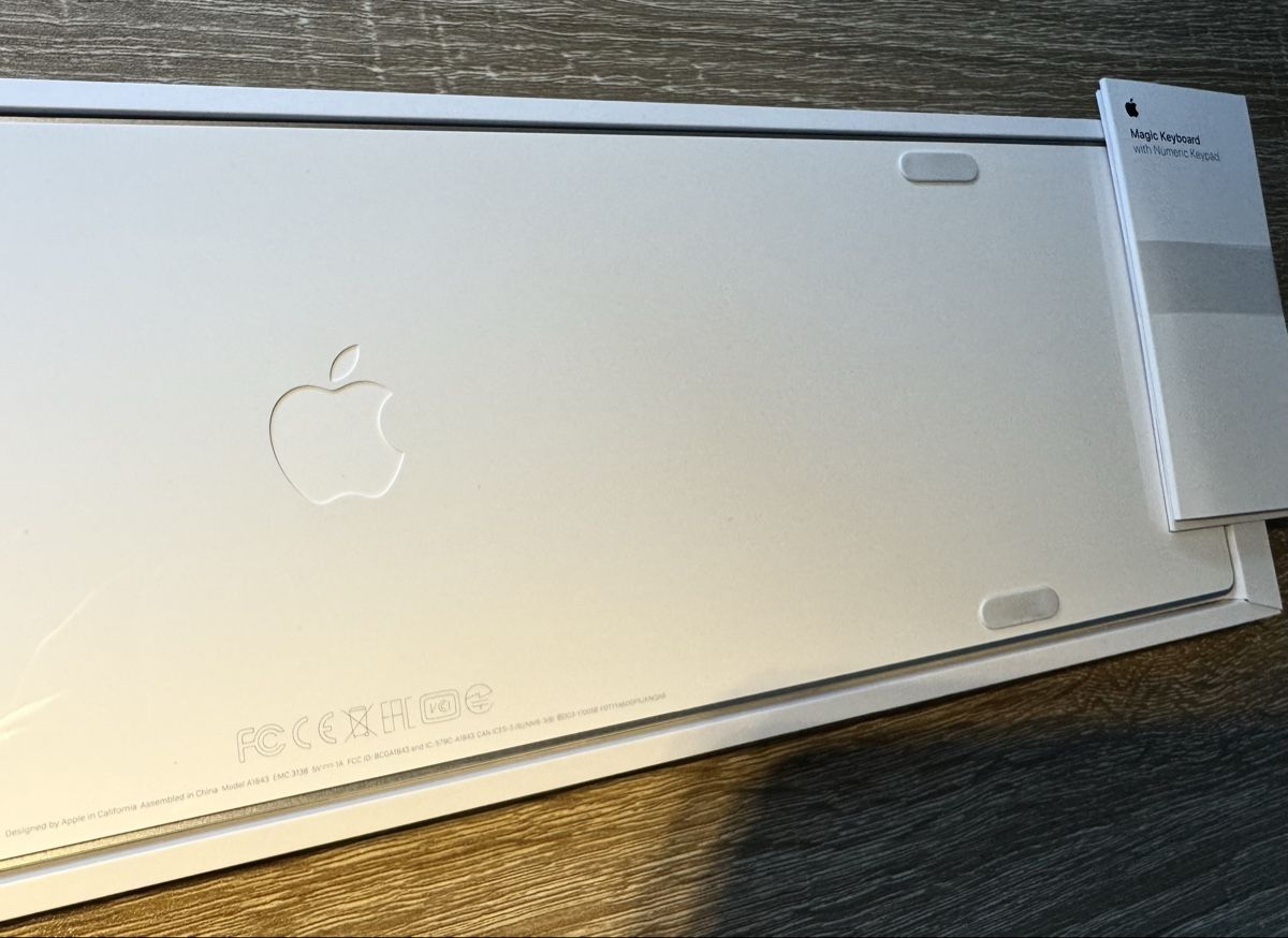 Apple Tastaturen: APPLE NEW Magic Keyboard - Wireless & Numeric Keypad – Neu (gemäss Beschreibung) aus Zürich von collins9_kate1 4