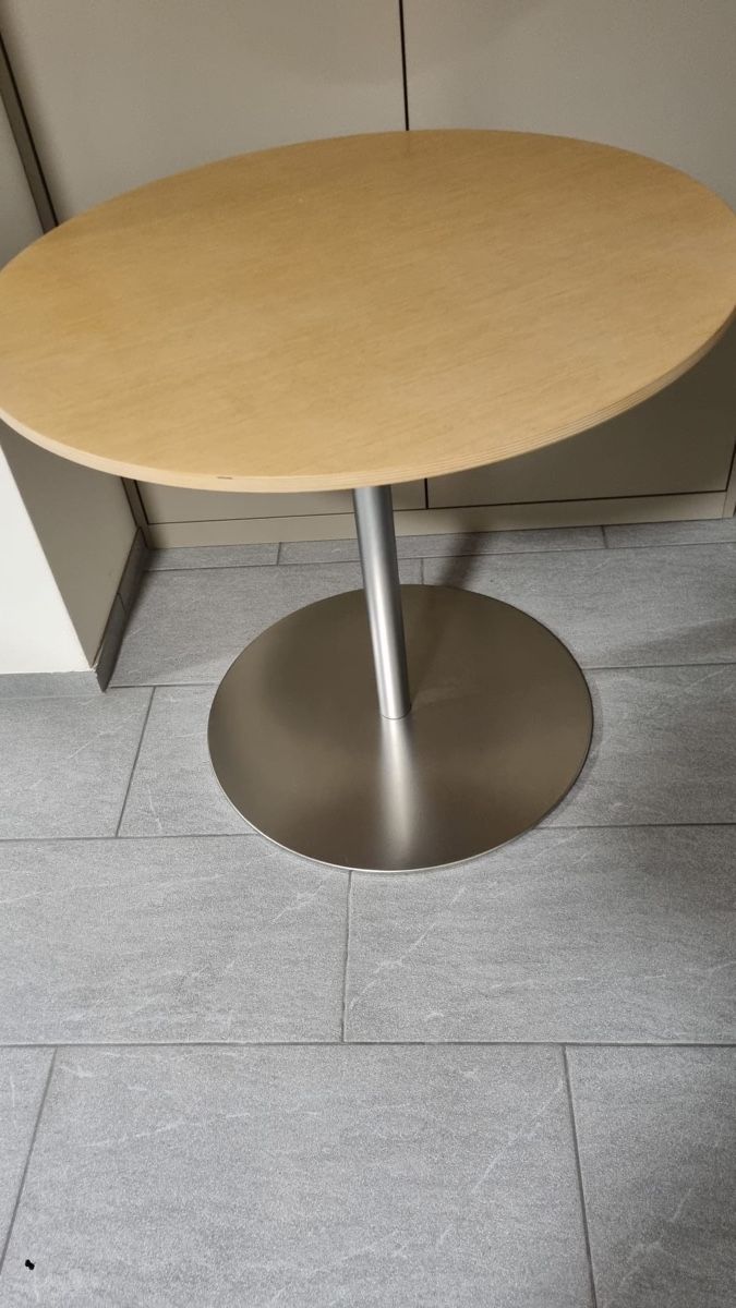 Tische: Design-Bistrotisch hochwertig – Gebraucht aus Grüt (Gossau ZH) von puni68