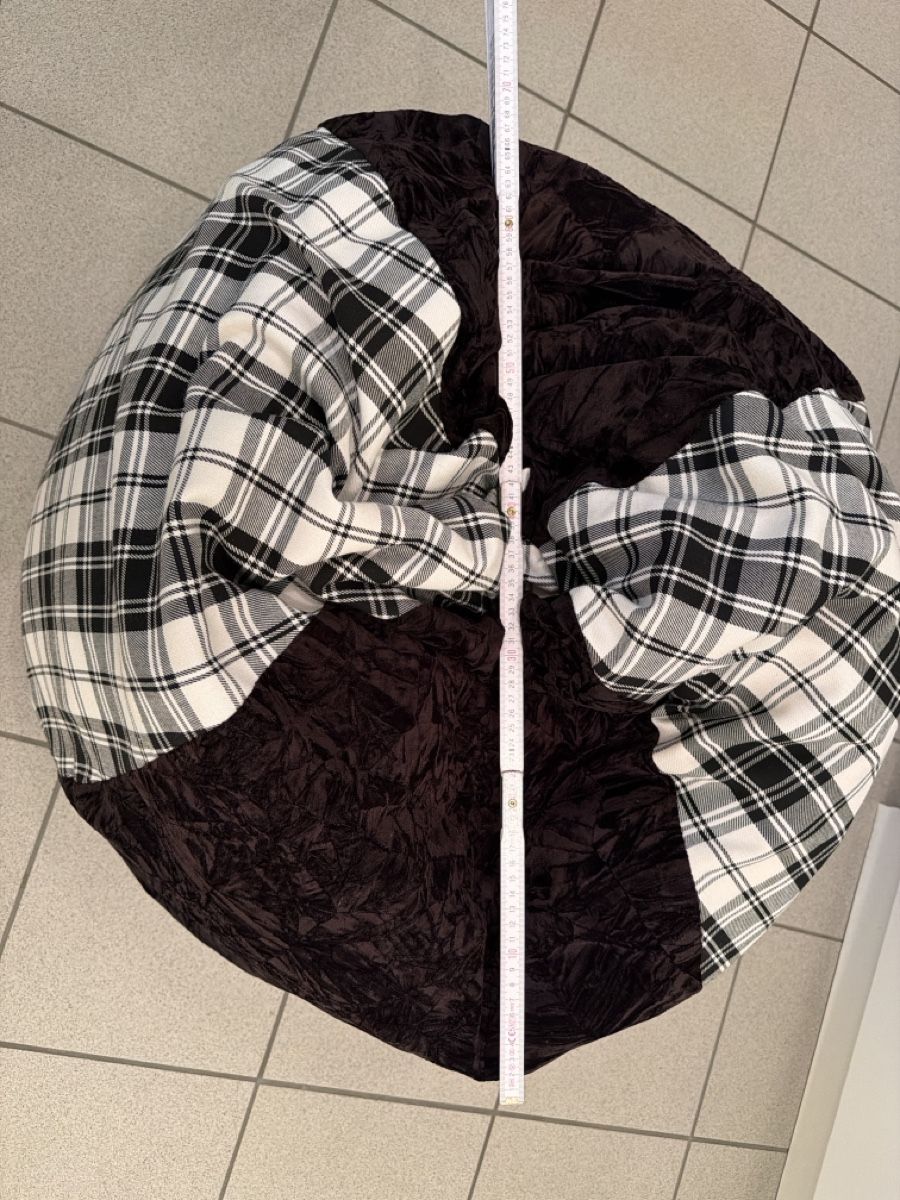 Hocker: Sitzsack schwarz kariert – Gebraucht aus Weggis von Doris 1