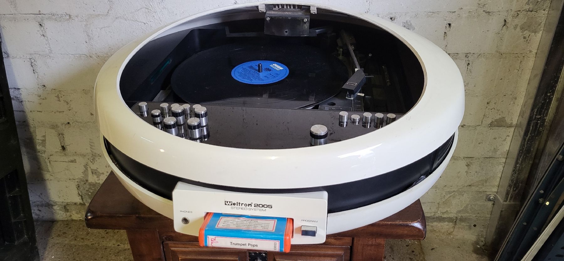 Weltron Tourne-disques: Weltron 2005 mit Fuss. – D'occasion à Bellach par Kebjeer