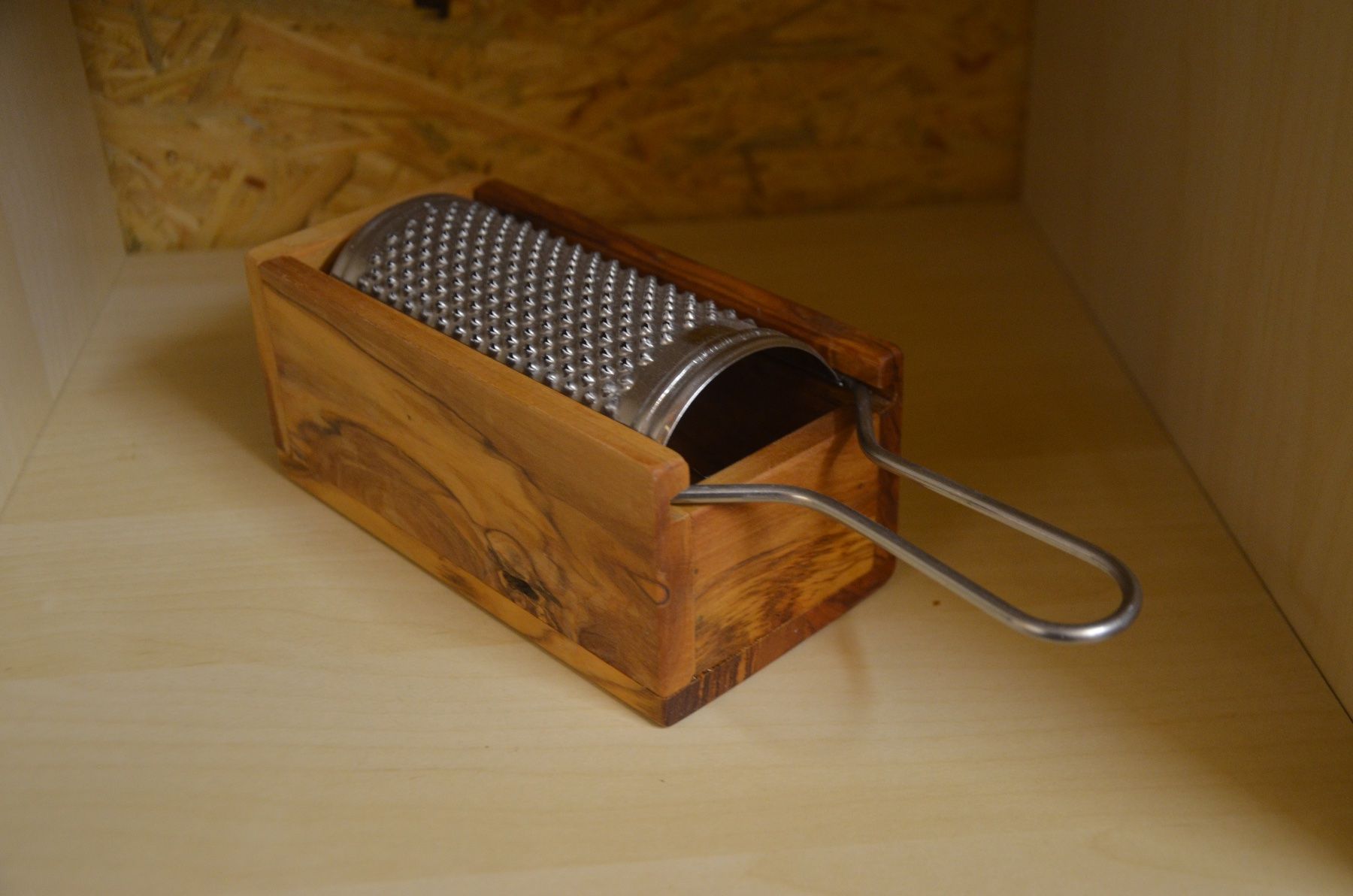 Coltelli da cucina: RAPER LE FROMAGE - KASE – Usato da Chiasso venduto da Dolly015