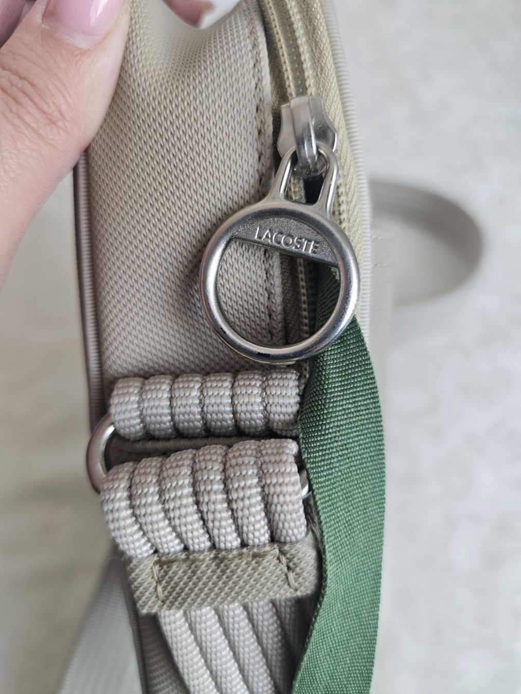 Lacoste Taschen: *LACOSTE *Original Umhängetasche – Gebraucht aus Bronschhofen von Xena37 5