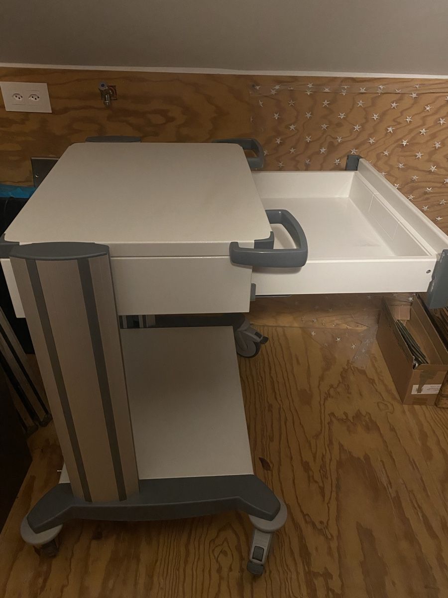 Tables: Multifunktionswagen – D'occasion à Nidau par TroFri 2