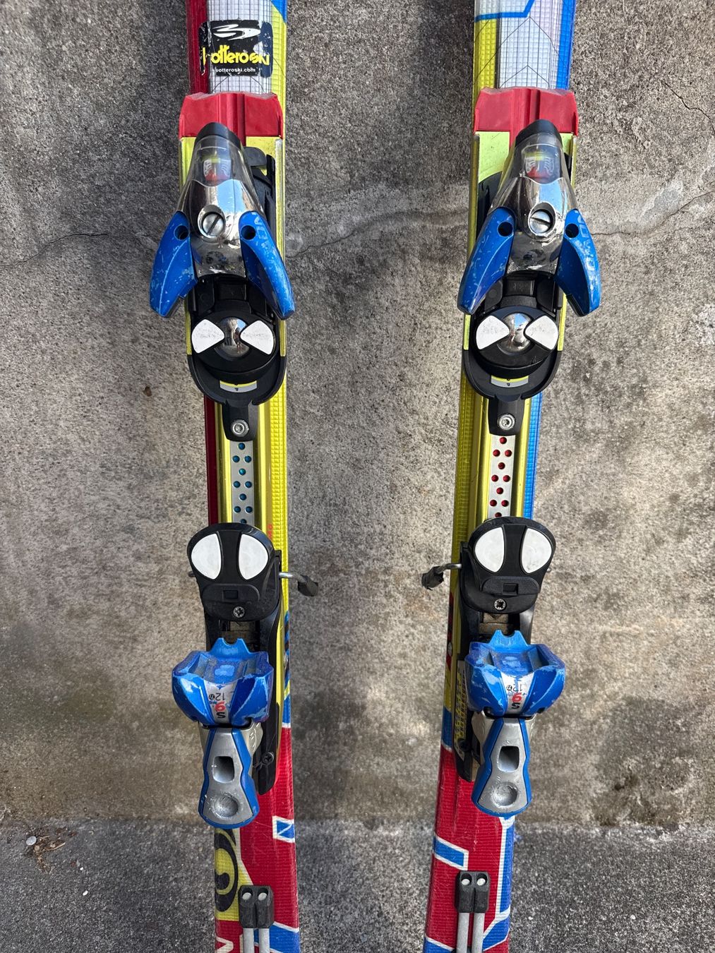 Salomon Sci: Kinderskier Salomon, 153cm, mit Bindung, gebraucht – Usato da Affoltern am Albis venduto da uwhelan 1