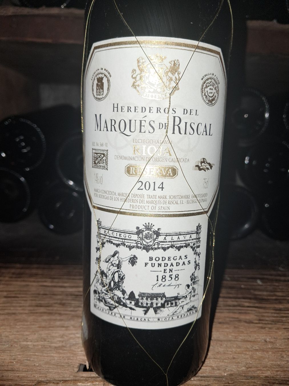 Rioja Vino: Marqués de Riscal Reserva 2014 – Nuovo e nell'imballaggio originale da Le locle venduto da juliensaran 1