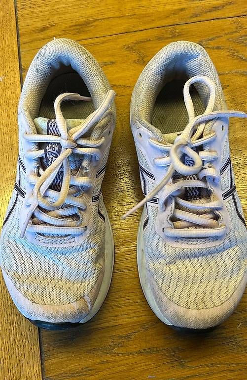 Asics Scarpe per ragazze: Turnschuhe Asics Gr. 34.5 – Usato da Zollbrück venduto da beisu