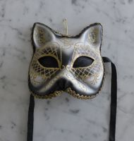Venezianische Katzenmaske grau mit Goldverzierung